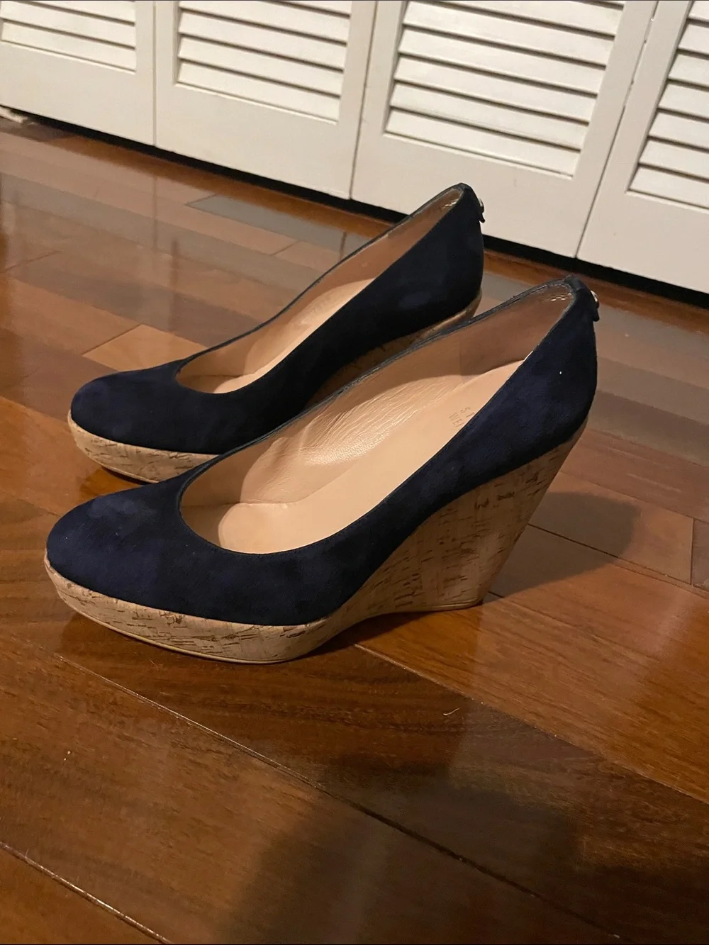 Stuart Weitzman Corkswoon navy suede wedge, size 9.5 - Picture 5 of 12